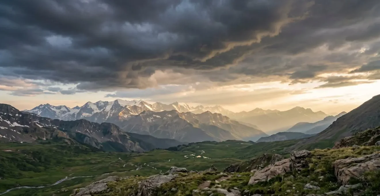 Paysage atmosphérique après la tempête symbolisant la résilience des marchés financiers sur le long terme
